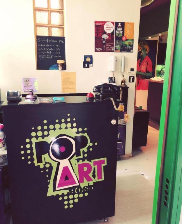 Hostel Pop Art